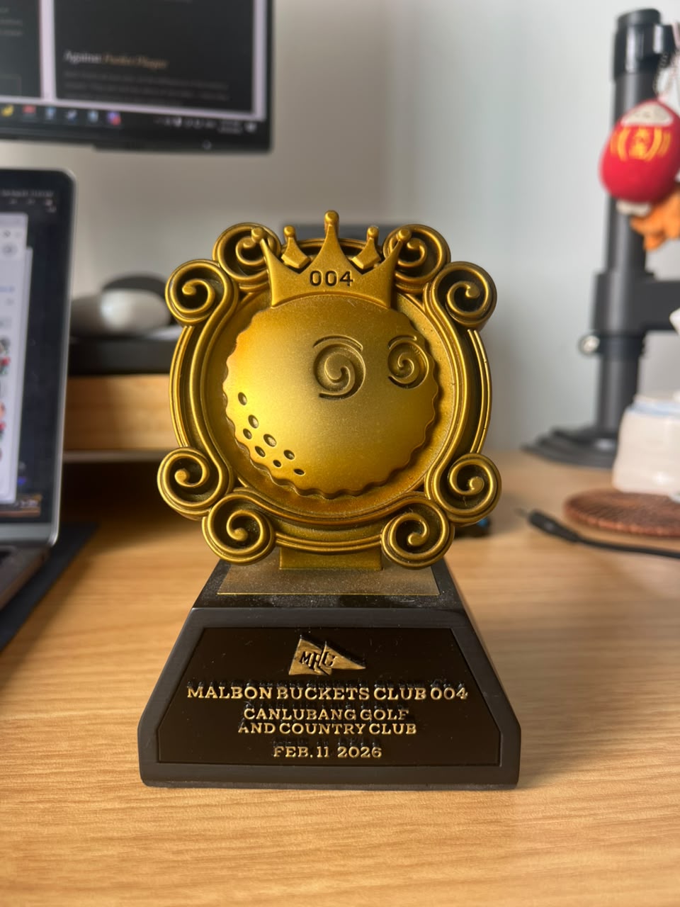 A finished trophy, front on